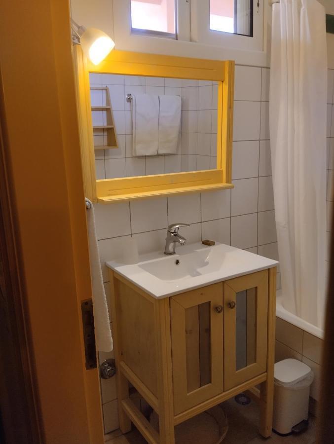 Eleonas Hotel Ровіес Екстер'єр фото