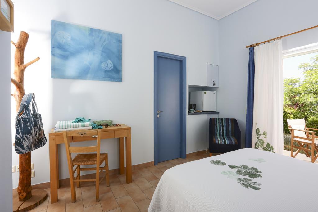 Eleonas Hotel Ровіес Екстер'єр фото